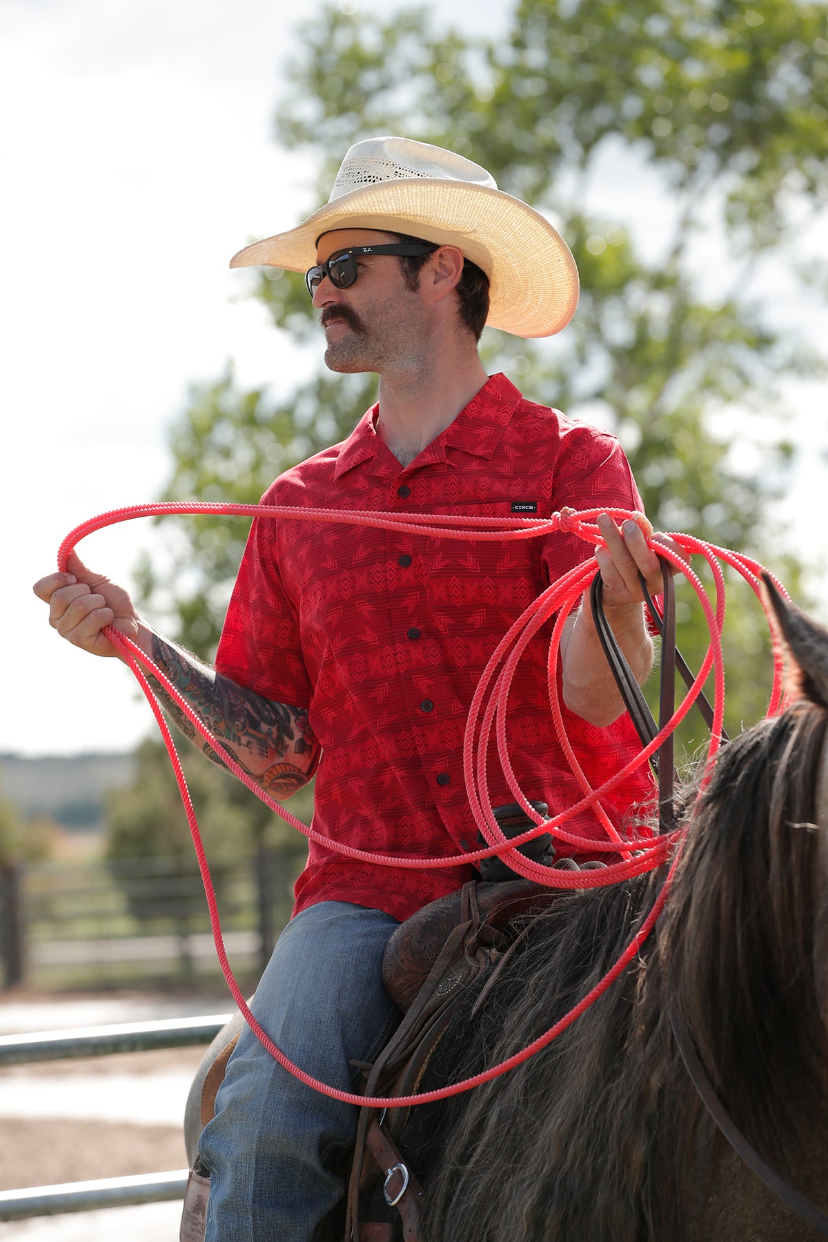 Cinch MENS SOLID RED BUTTON-DOWN WESTERN SHIRT MTW1103313