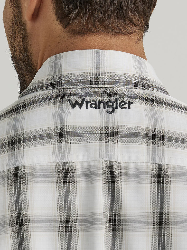 Men's Wrangler Performance Button Down Shirt #112333321