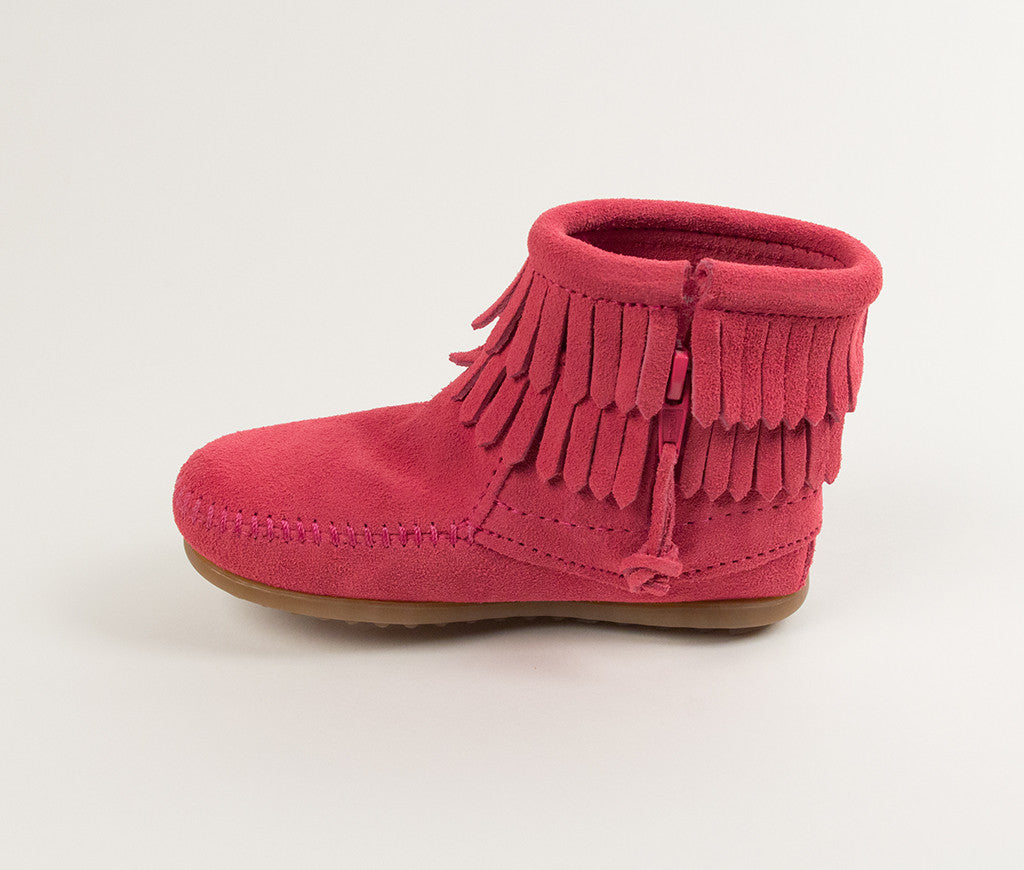 Minnetonka shops kids boots